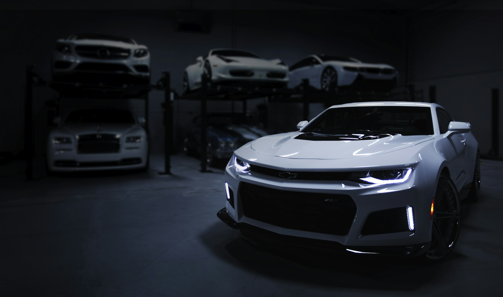 Showroom met occasions bij Car Store Cuijk